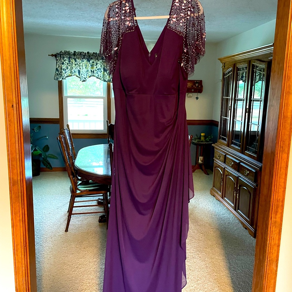 Xscape formal gown